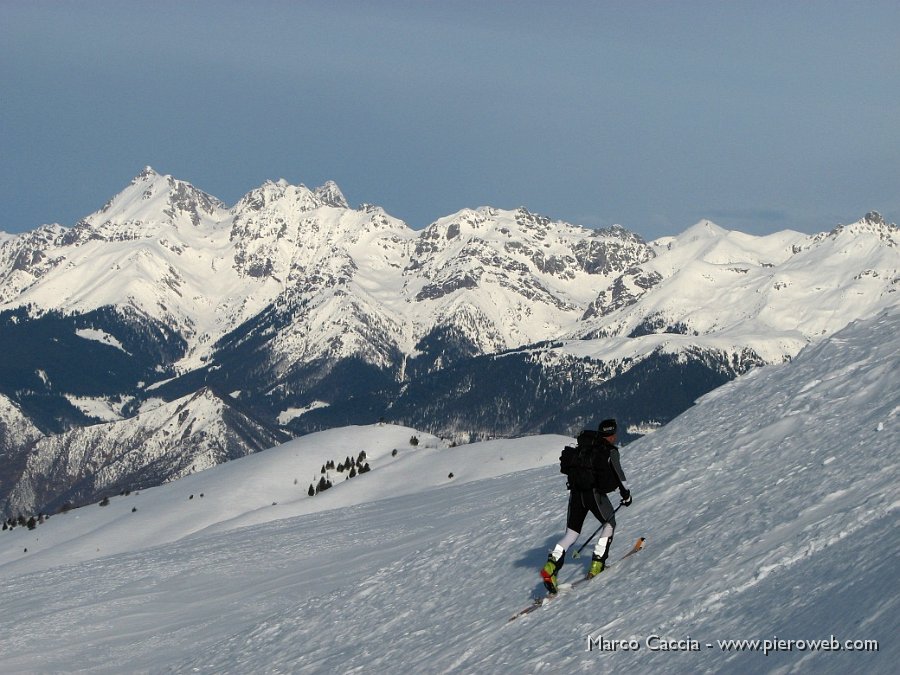 06_Scialpinista e Pizzo Tre Signori.JPG